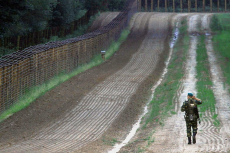 Президент Польши ввел чрезвычайное положение у границы с Белоруссией из-за с ситуации с мигрантами 